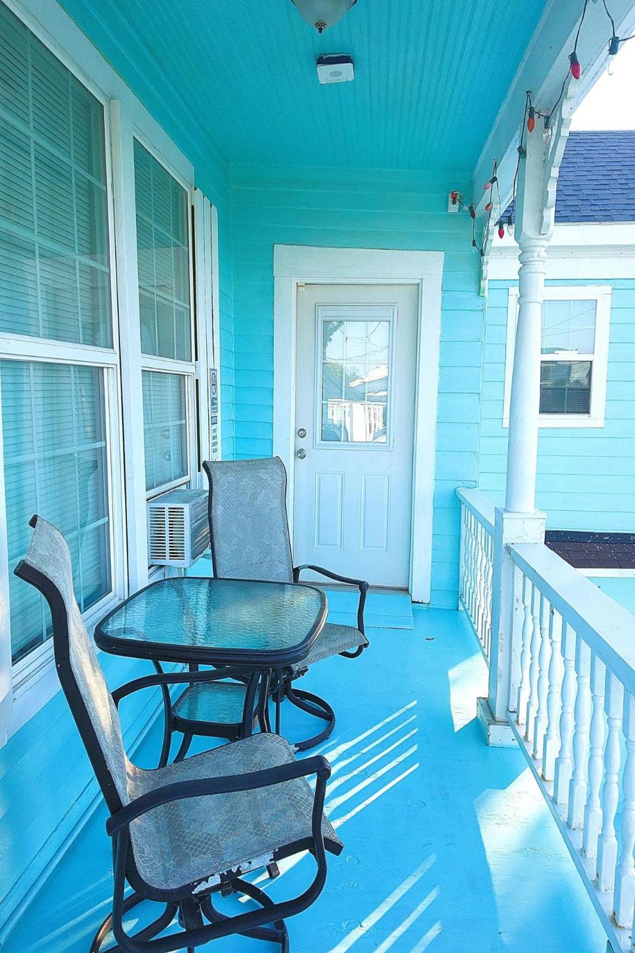 Casaazul-2605A-Couples Retreat By Beach & Pleasure Pier 1 Block Away- 2Bed 2Bath- 7 Minutes To Cruise Terminal Galveston Exterior foto